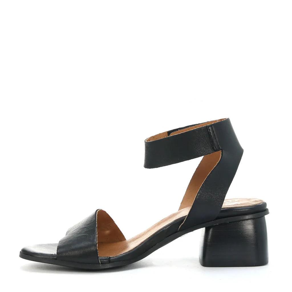 Port Leather Sandals