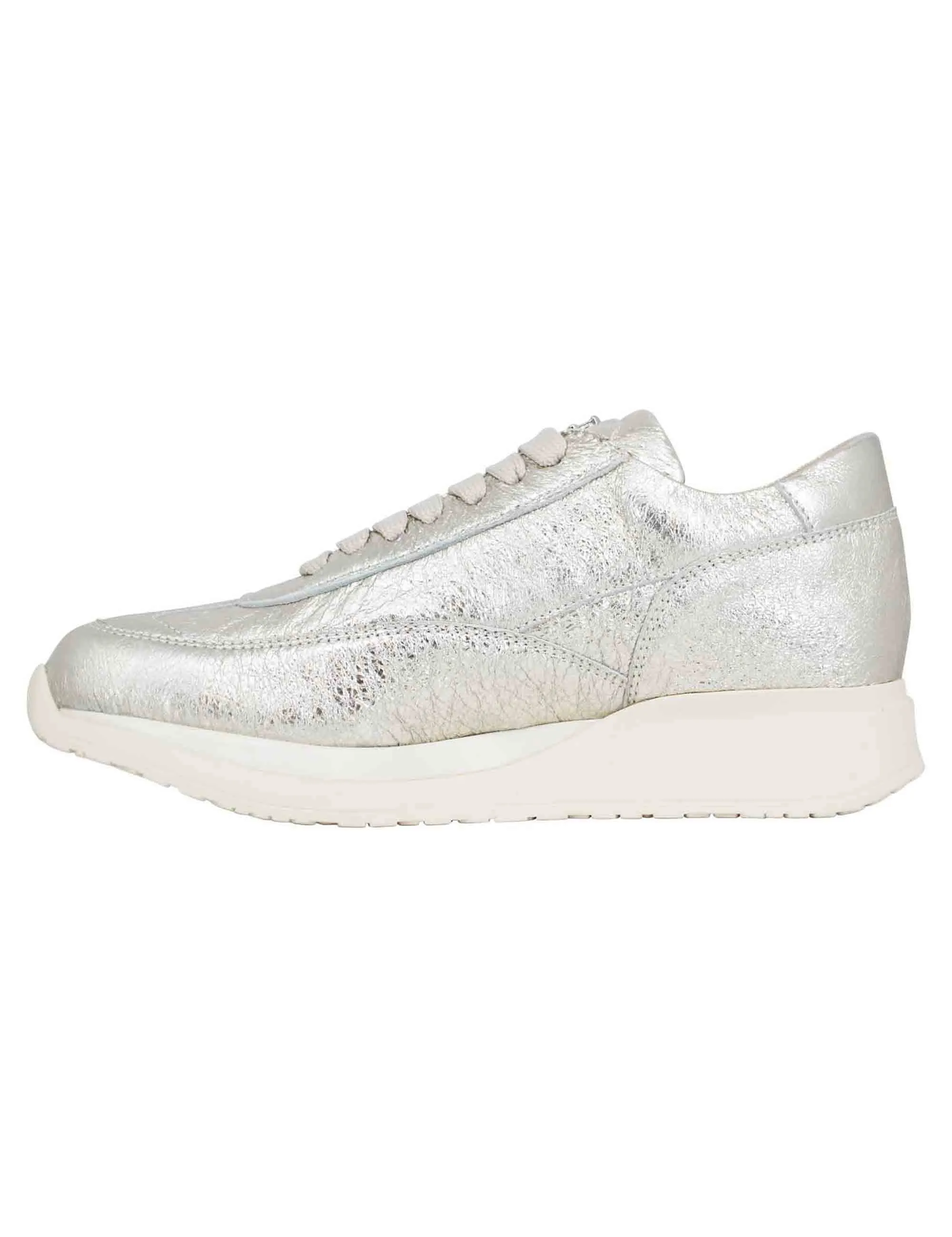 Sneakers donna in pelle laminata platino